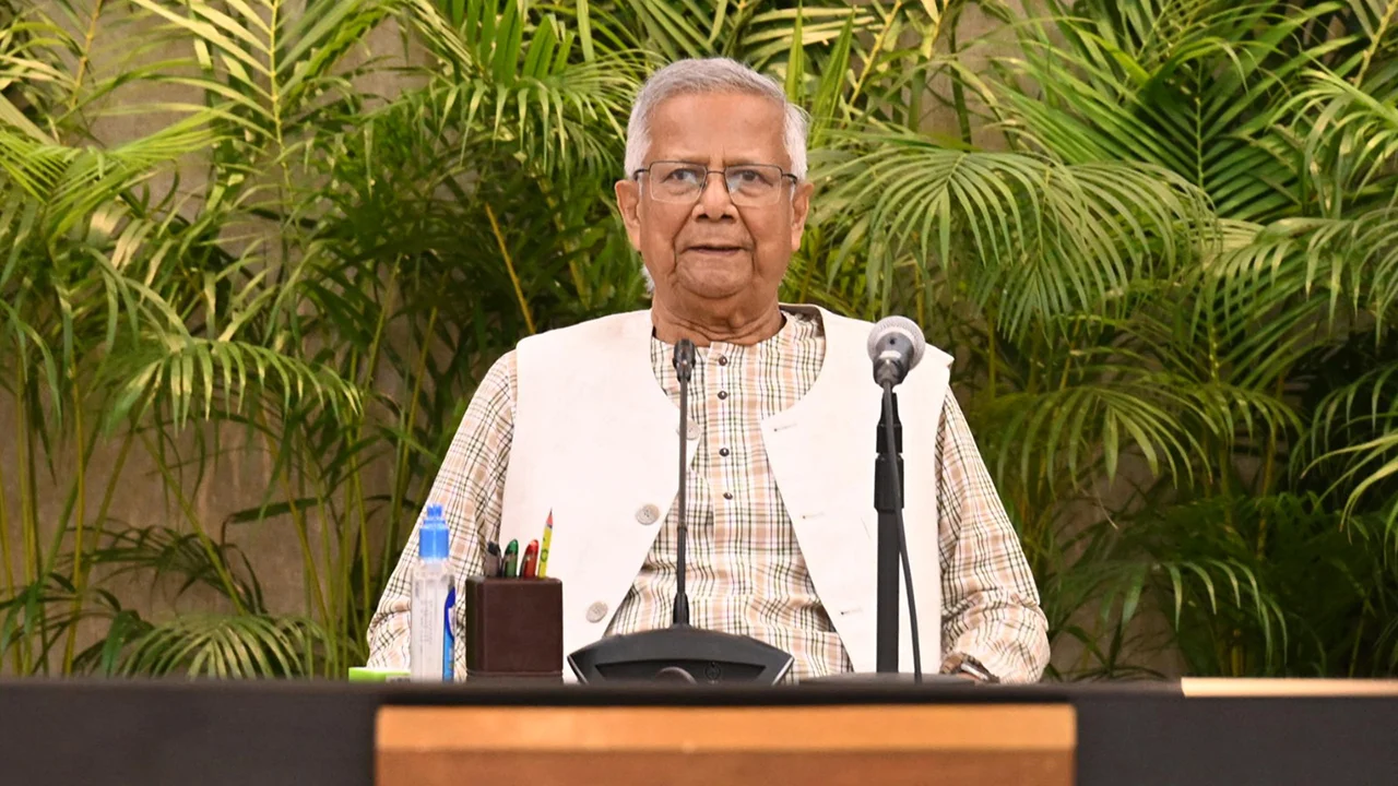 একনেকের বৈঠকে ড. ইউনূস