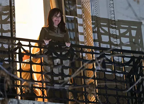 আর্জেন্টিনার সাবেক প্রেসিডেন্টকে ৬ বছরের কারাদণ্ড দিল আদালত