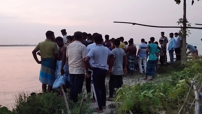 যমুনার তীর থেকে ১১টি মর্টার শেল উদ্ধার, এলাকায় চাঞ্চল্য