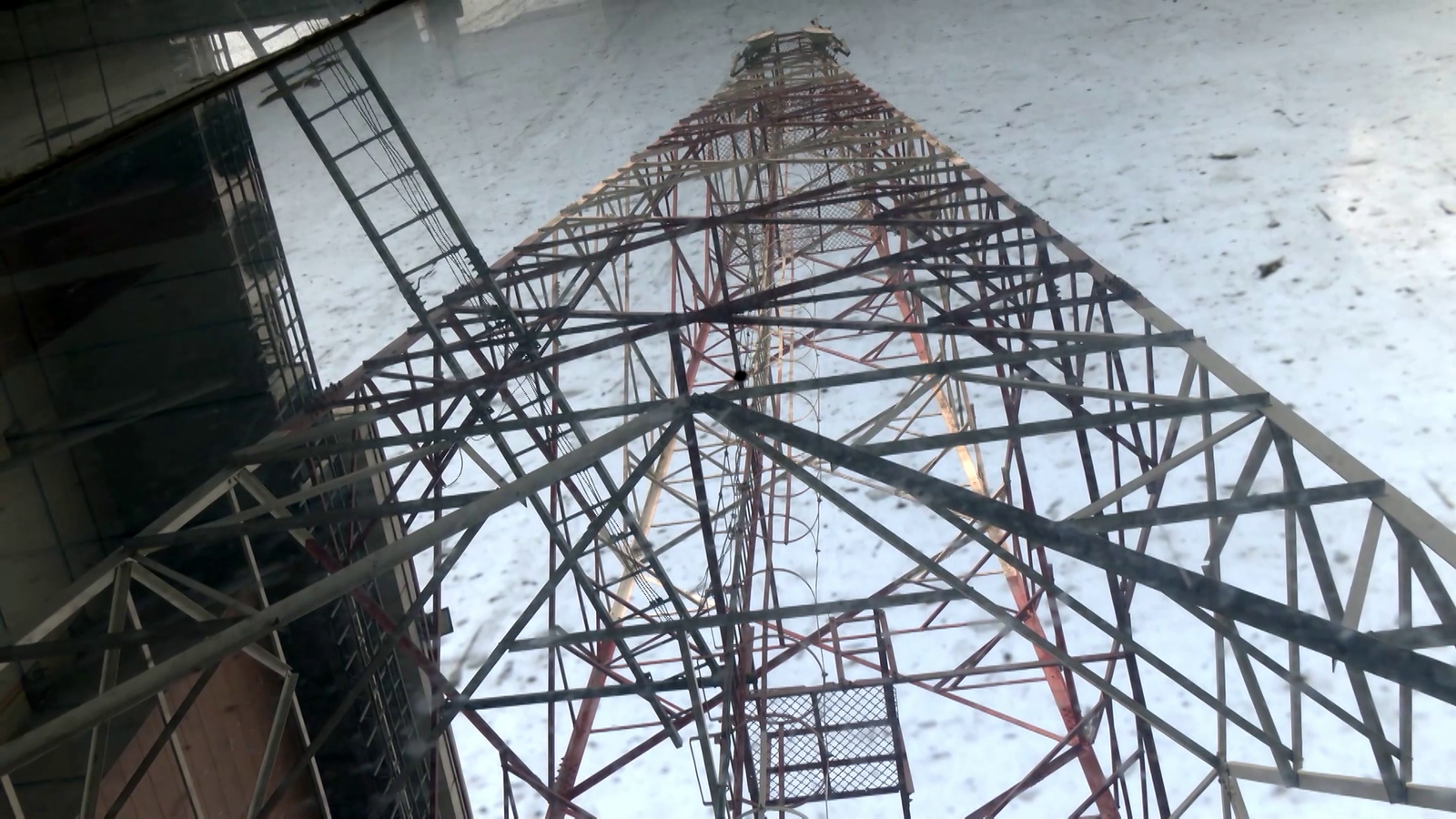 নিজস্ব ফাইবার নেটওয়ার্ক গুটিয়ে নিতে হবে মোবাইল অপারেটরদের!