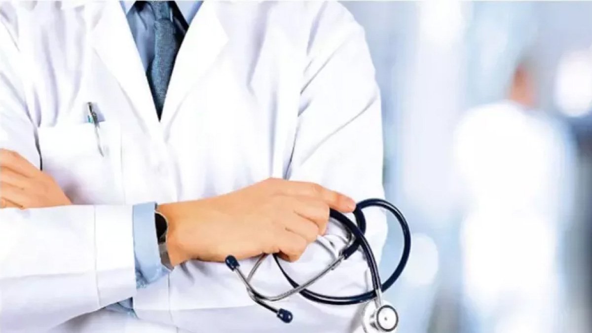 ডাক্তার-নার্সদের ছুটি বাতিল করলো ইরান