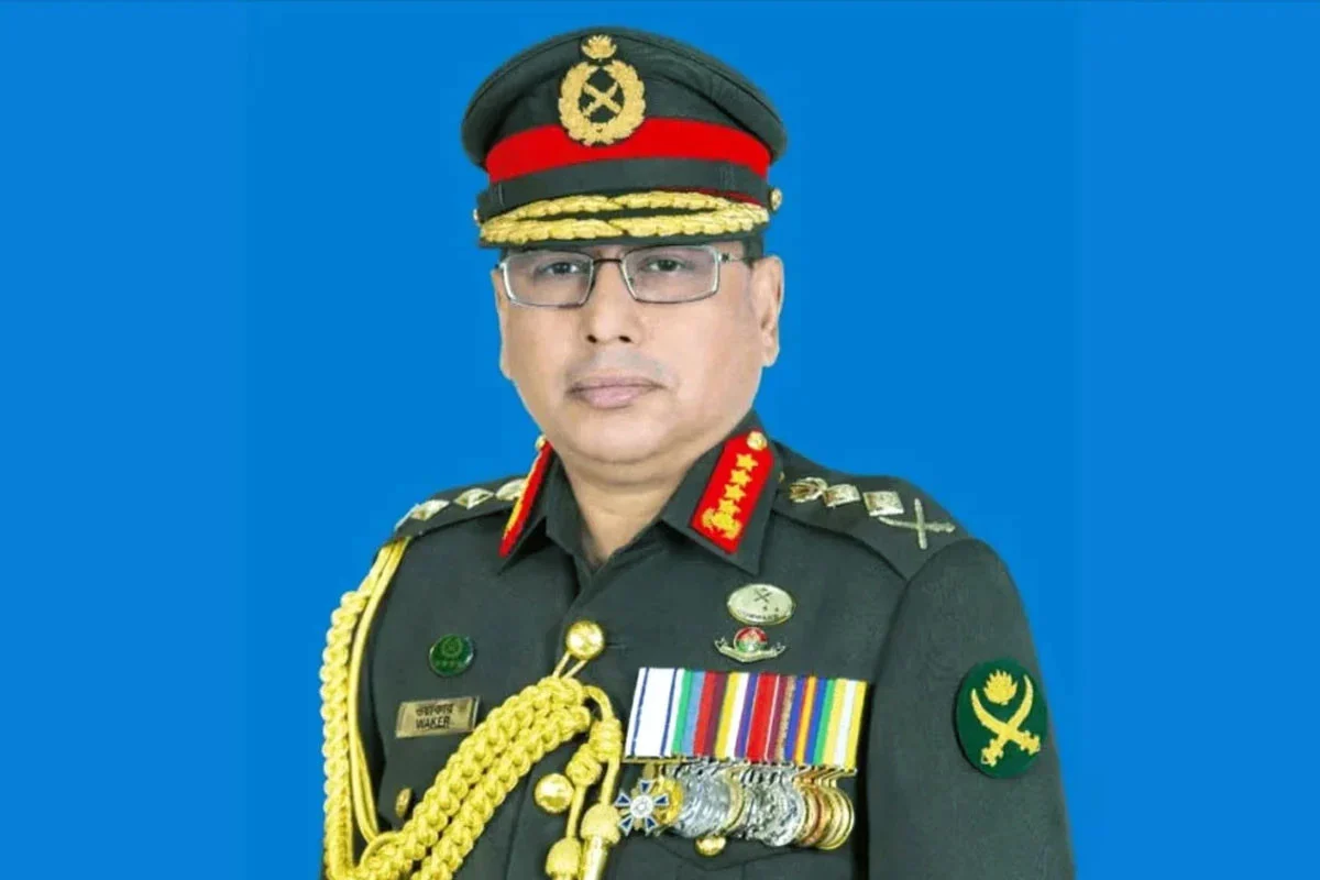 তবু আপন কর্তব্যে অবিচল সেনাবাহিনী