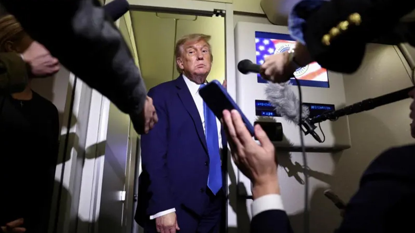 যুদ্ধ প্রস্তুতিতে তোড়জোড় যুক্তরাষ্ট্রের, এরমধ্যেই আলোচনায় বসার ইঙ্গিত