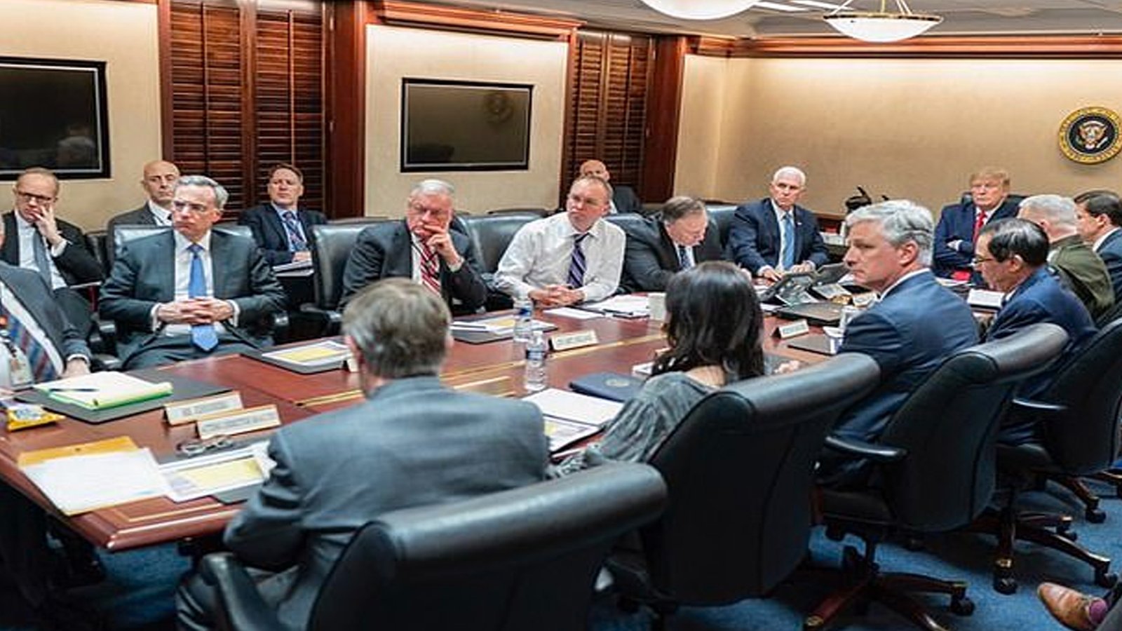 ট্রাম্পের জরুরি বৈঠক সম্পর্কে যা জানা গেল