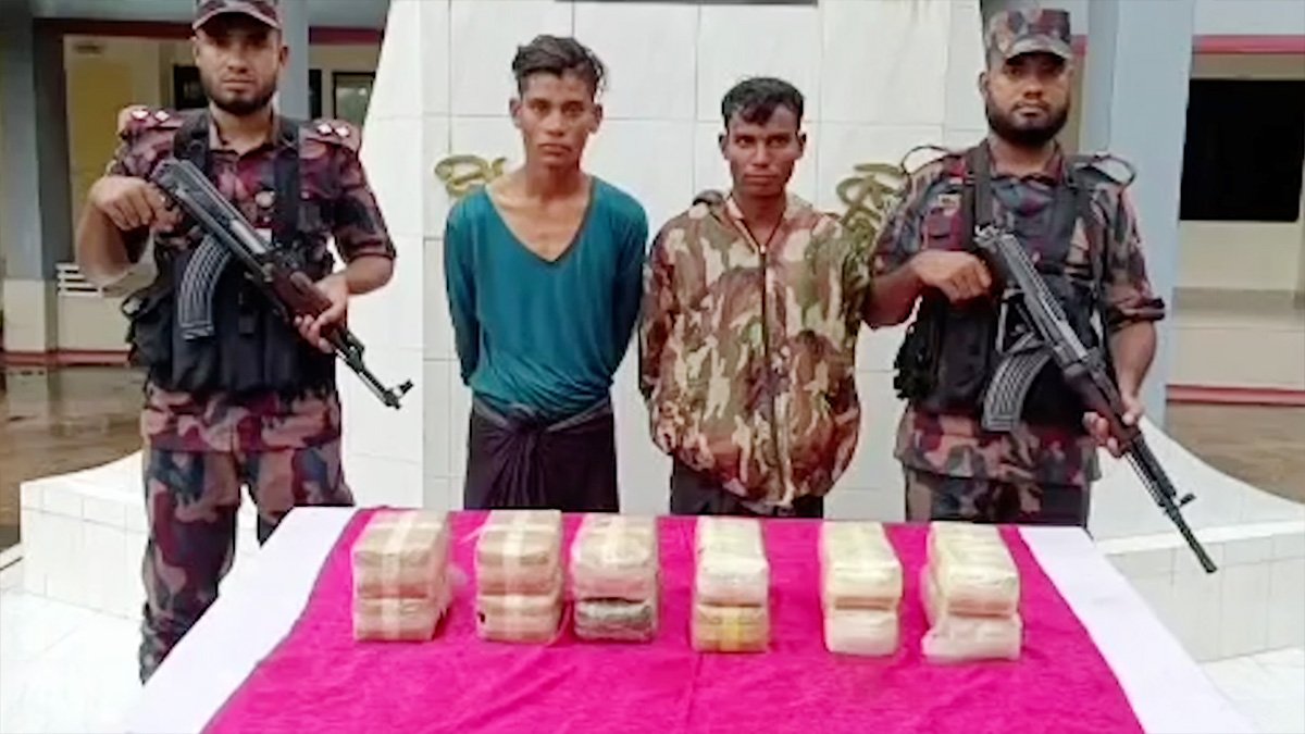 নাফ নদীতে ছদ্মবেশে মাদক পাচার, ইয়াবাসহ মিয়ানমারের ২ নাগরিক আটক