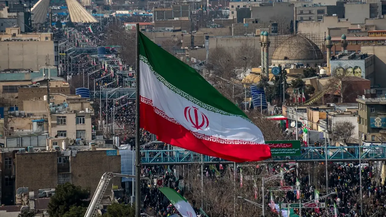 ইরানে ব্যাপক হামলা, ৫ বিপ্লবী গার্ড নিহত