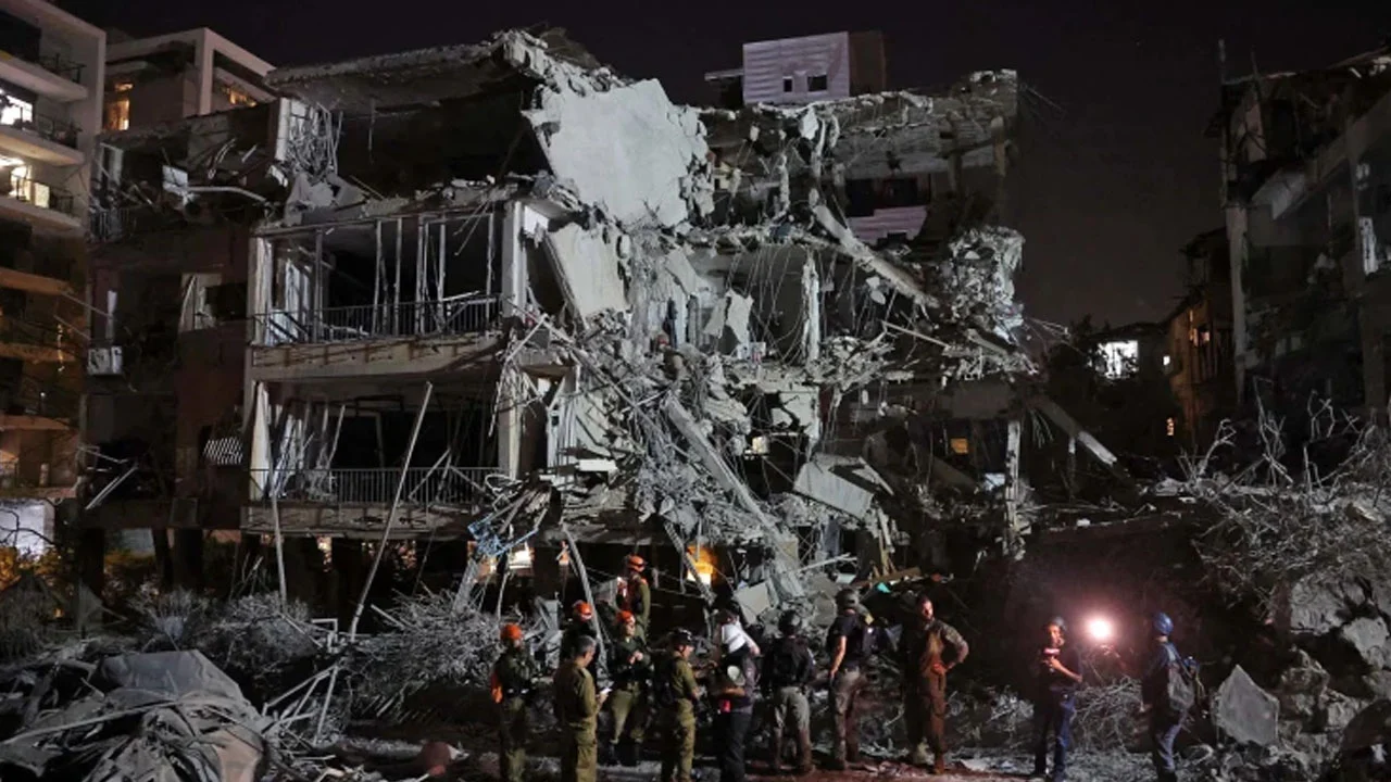 ইরানি হামলায় বিদ্যুৎ বিচ্ছিন্ন ইসরাইলের শত শত মানুষ