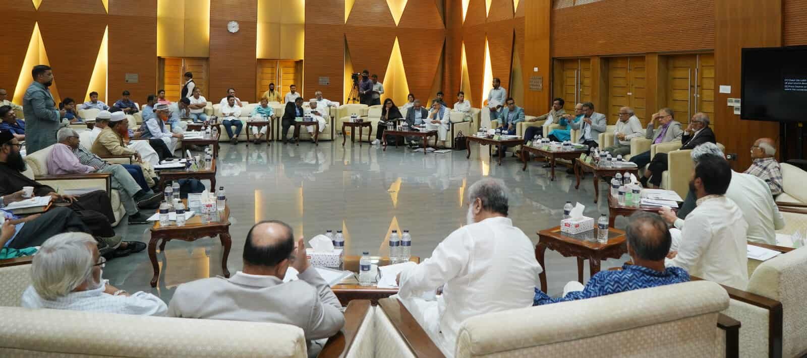 দু’দিন বিরতির পর ফের রাজনৈতিক দলগুলোর সঙ্গে বৈঠকে ঐকমত্য কমিশন