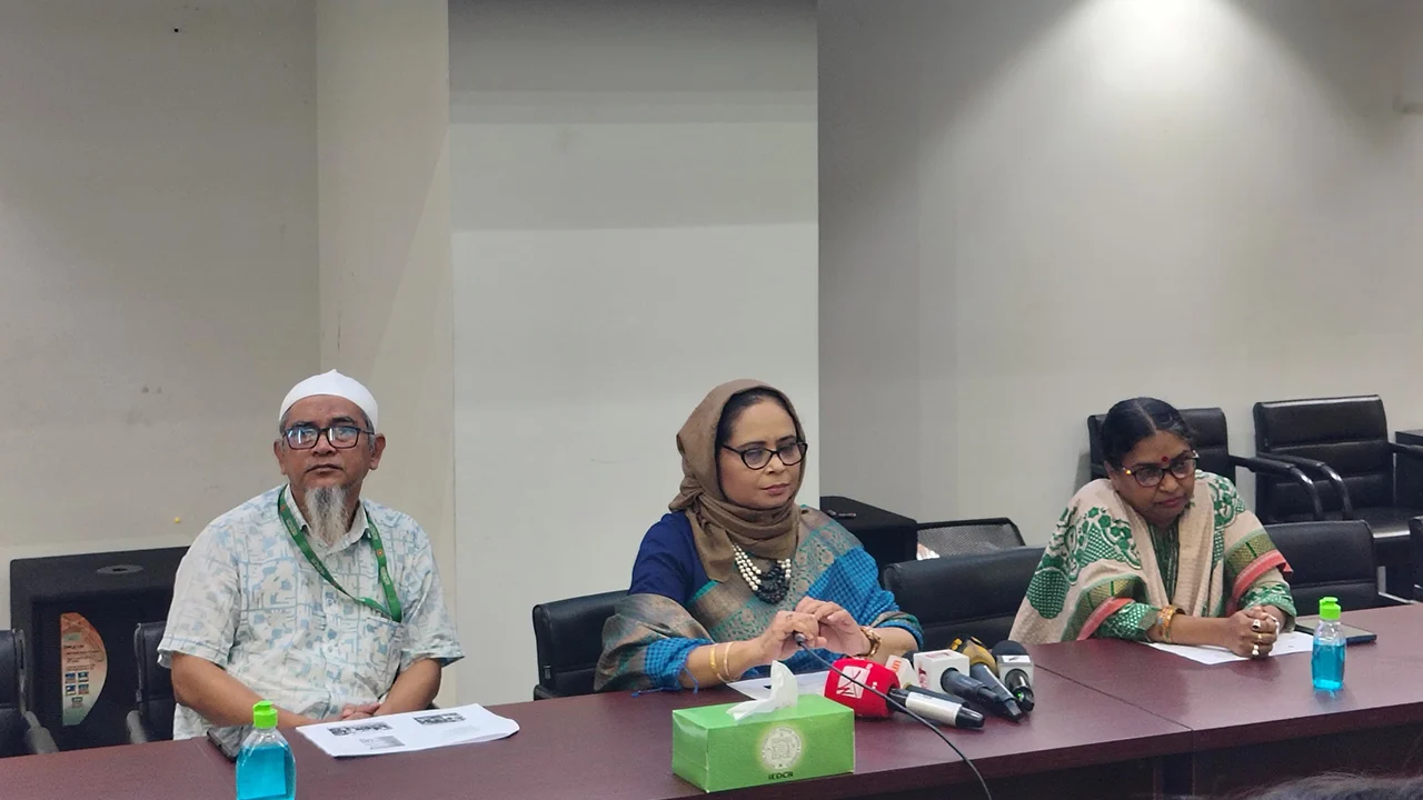 ধরে রাখা বৃষ্টির পানি থেকেই বরগুনায় এডিসের বিস্তার: আইইডিসিআর