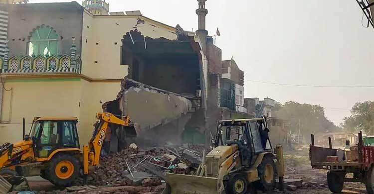 আসামের ডিব্রুগড়ে ১২৮ বছরের পুরনো মসজিদ ভেঙে গুঁড়িয়ে দেয়া হয়েছে