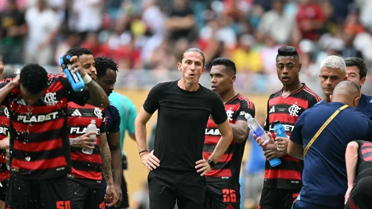 ভিনিসিয়াসকে নিয়ে ফ্ল্যামেঙ্গা কোচের ‘আফসোস’