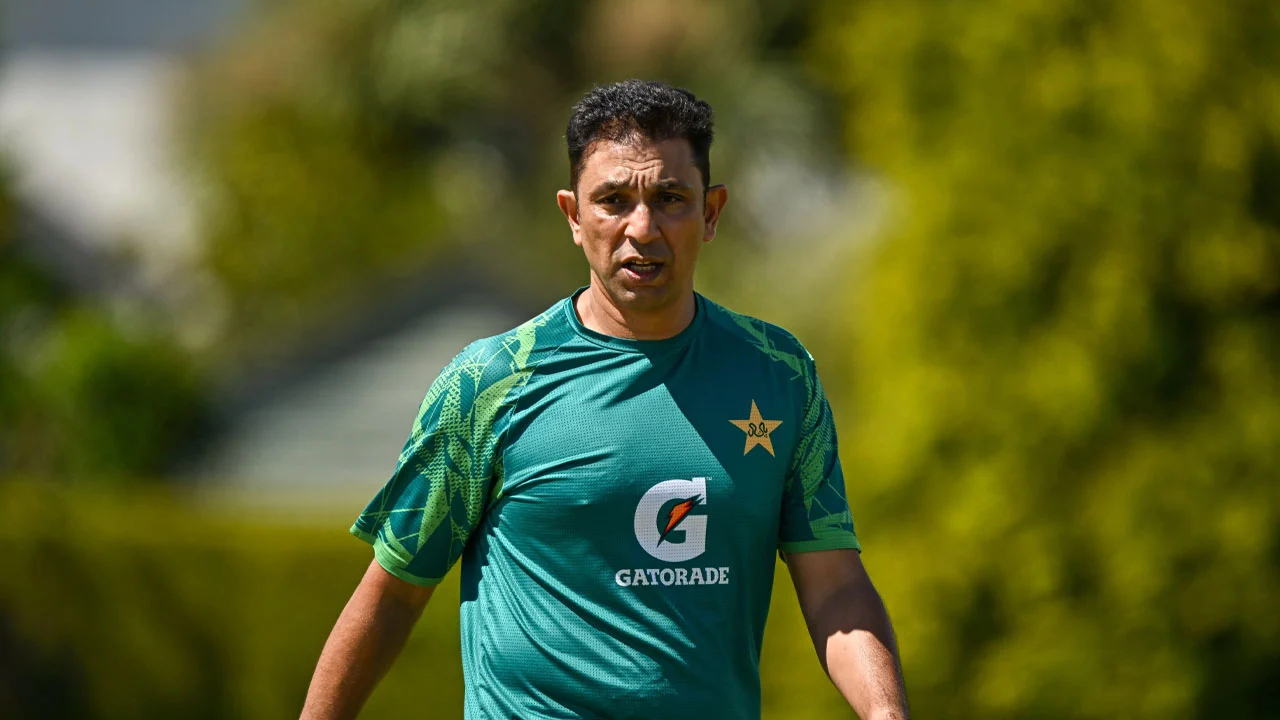 আজহারের কাঁধে পাকিস্তান টেস্ট দলের দায়িত্ব