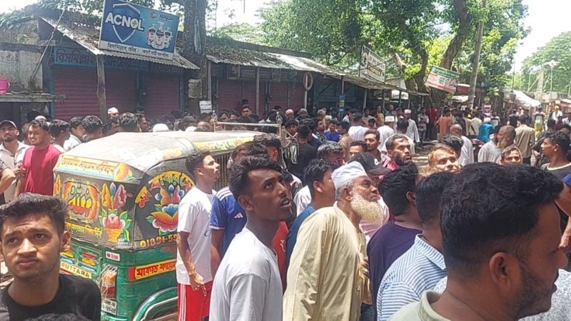 বাড়ি ঘেরাও করে মা ও দুই সন্তানকে পিটিয়ে হত্যার নেপথ্যে যা জানা গেল