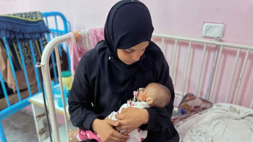 গাজায় ৩৫ দিনের শিশুর অনাহারে মৃত্যু, ইসরাইলি হামলায় নিহত আরও ১১৬