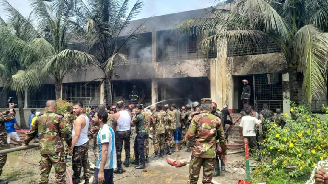 শিক্ষক-শিক্ষার্থীদের বর্ণনায় বিভীষিকাময় মুহূর্ত