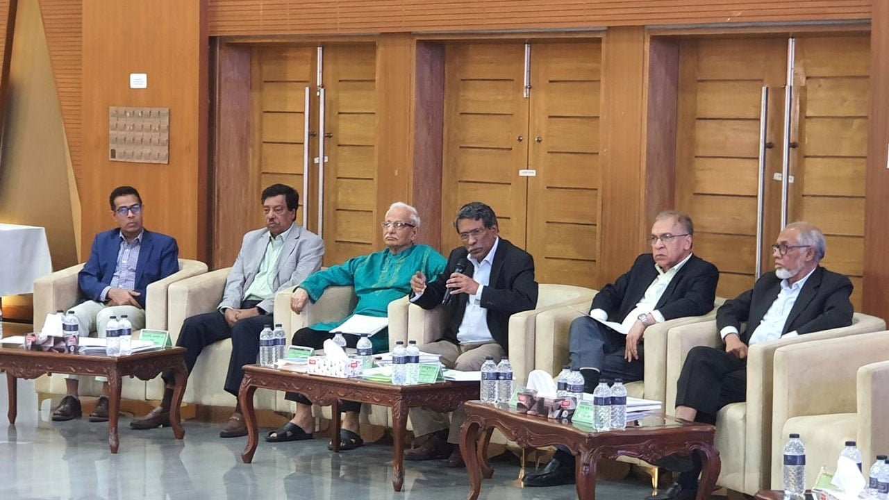 দলীয় প্রধান প্রধানমন্ত্রী হতে পারবেন না, সিদ্ধান্ত ঐকমত্য কমিশনের