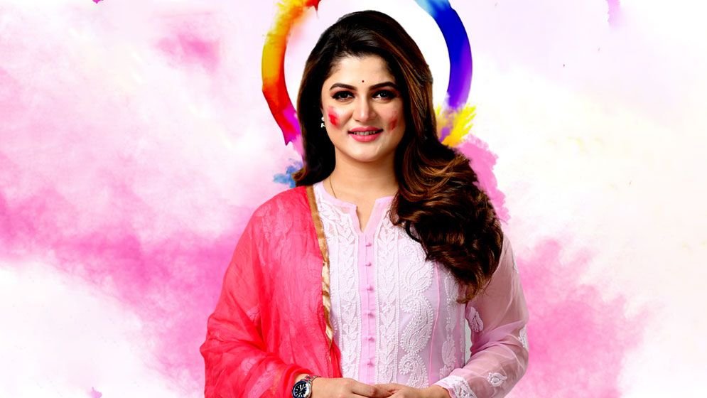 এবার রাজনৈতিক ক্যারিয়ারেও দল বদলালেন শ্রাবন্তী