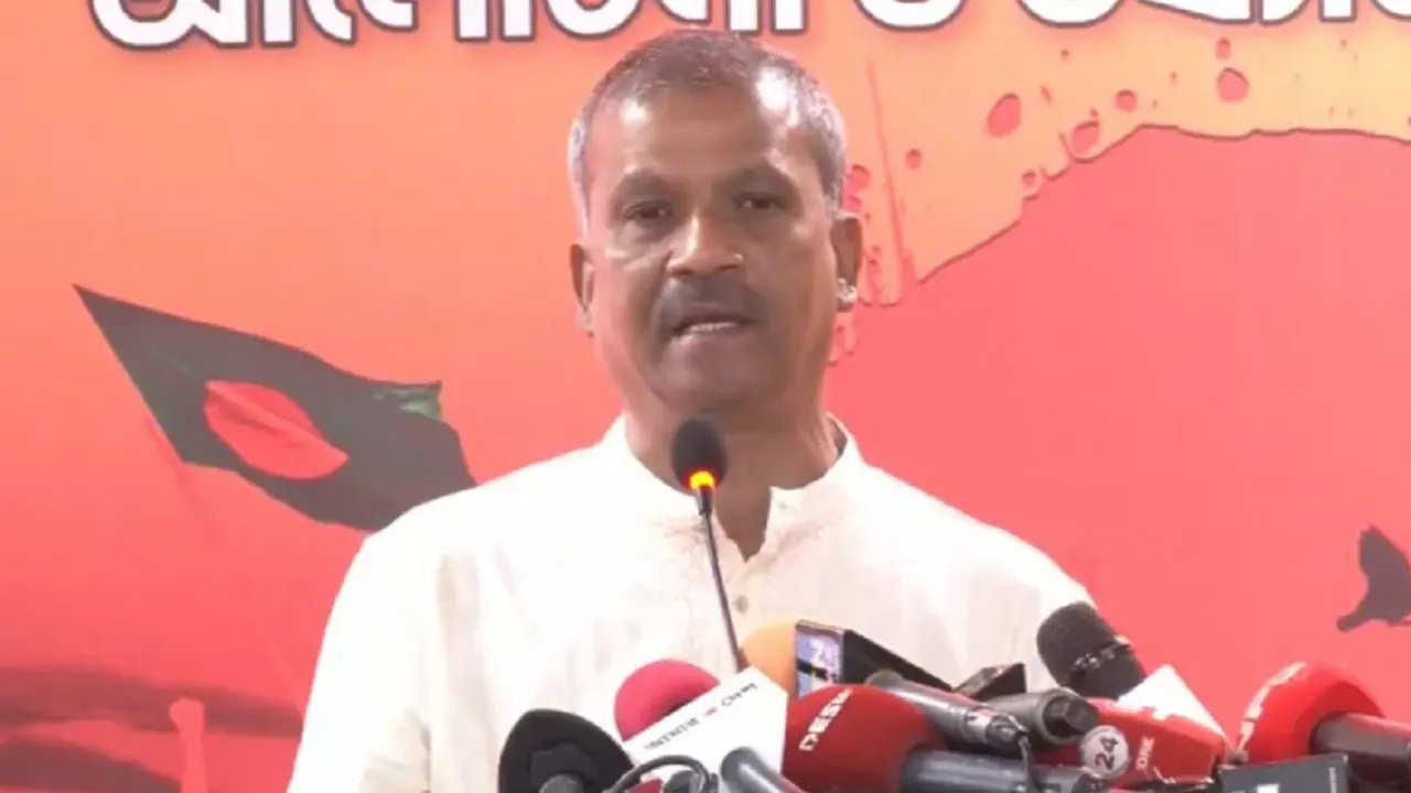 হাসিনার অপরাধ ১৯৭১ সালে পাকিস্তানি সেনাবাহিনীর থেকেও জঘন্য : আসিফ নজরুল