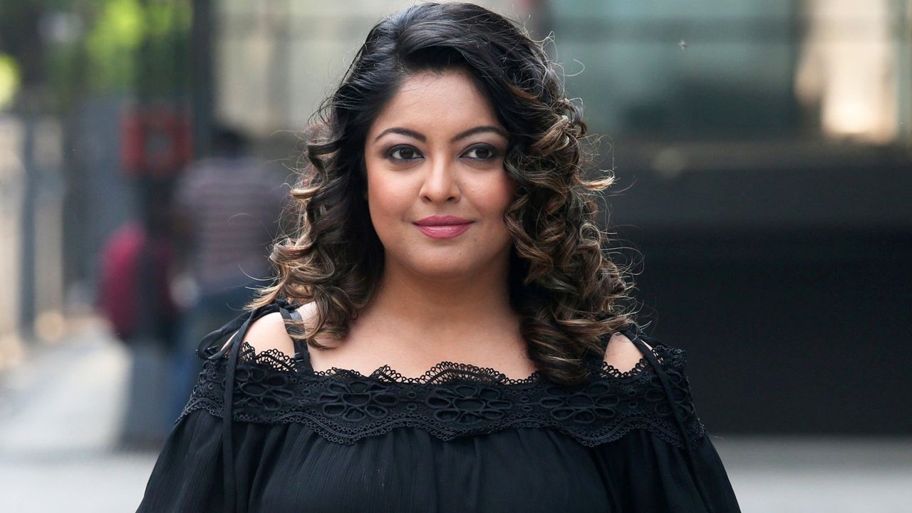 ‘চকোলেট’ সিনেমার শুটিং ঘিরে বিস্ফোরক অভিযোগ তনুশ্রীর